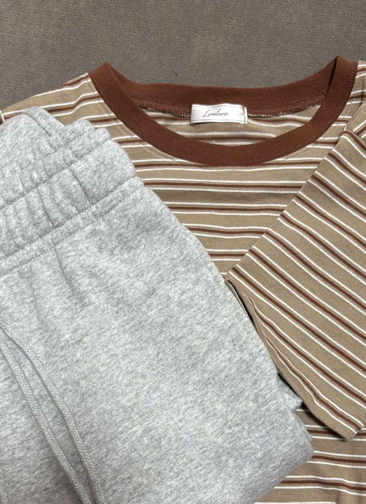 画像: 細ボーダーT ✕ スウェットパンツ