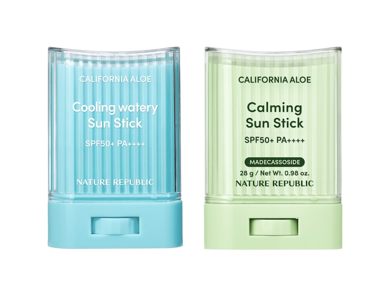 画像: NATURE REPUBLIC クーリングアロエ UV スティック 24g、モイスチャーアロエ UV スティック 28g 各¥1,650（ともにネイチャーリパブリック） ◾️SPF50+/PA++++　◾️フェイス・ボディ用 出典：ネイチャーリパブリック