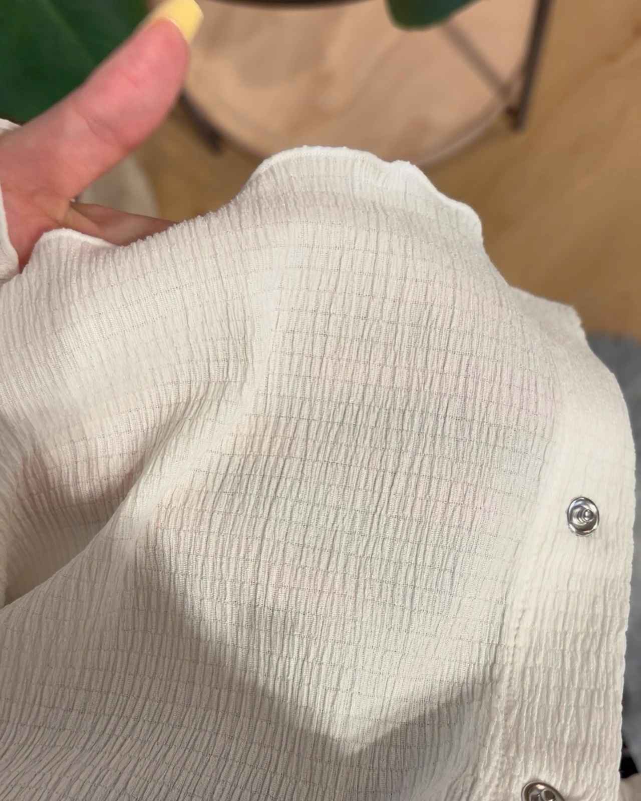 画像: カバンに入れてもシワになりにくい
