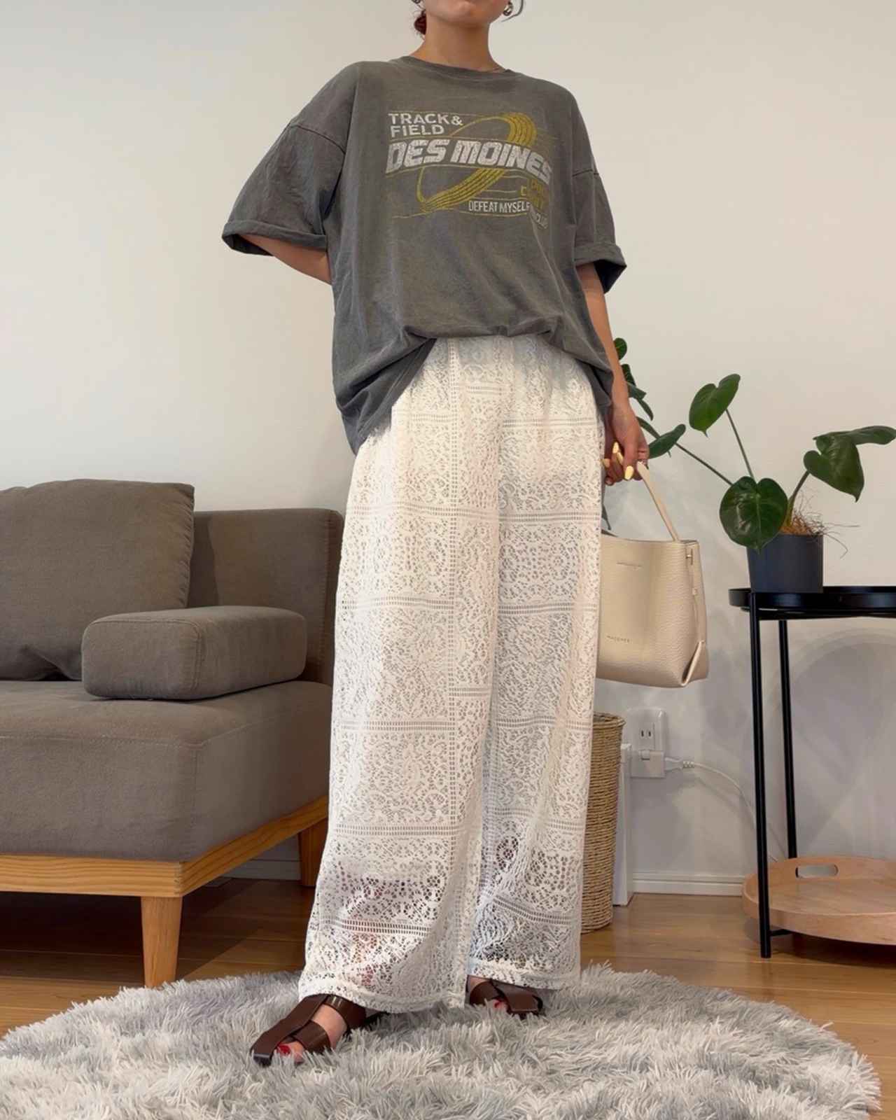 画像: 部屋着に見えないラフカジュアルコーデ