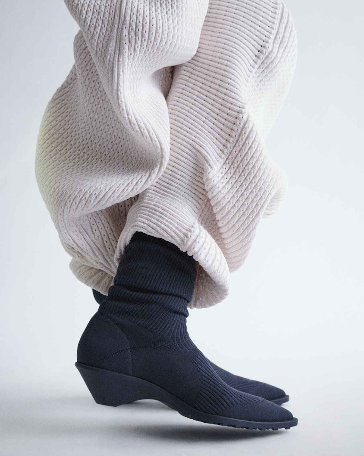 画像2: © CAMPER / ISSEY MIYAKE INC.