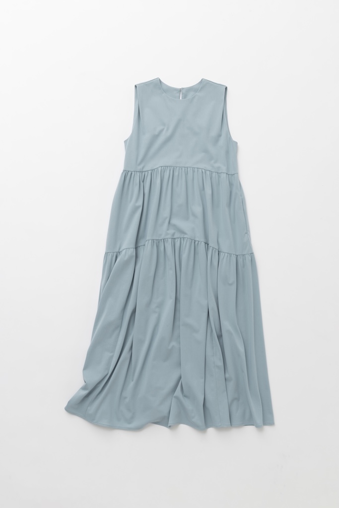 画像: ［size SHORTあり］カット ティアード ワンピース（ライトブルー）¥9,900 出典：ユナイテッドアローズ グリーンレーベル リラクシング