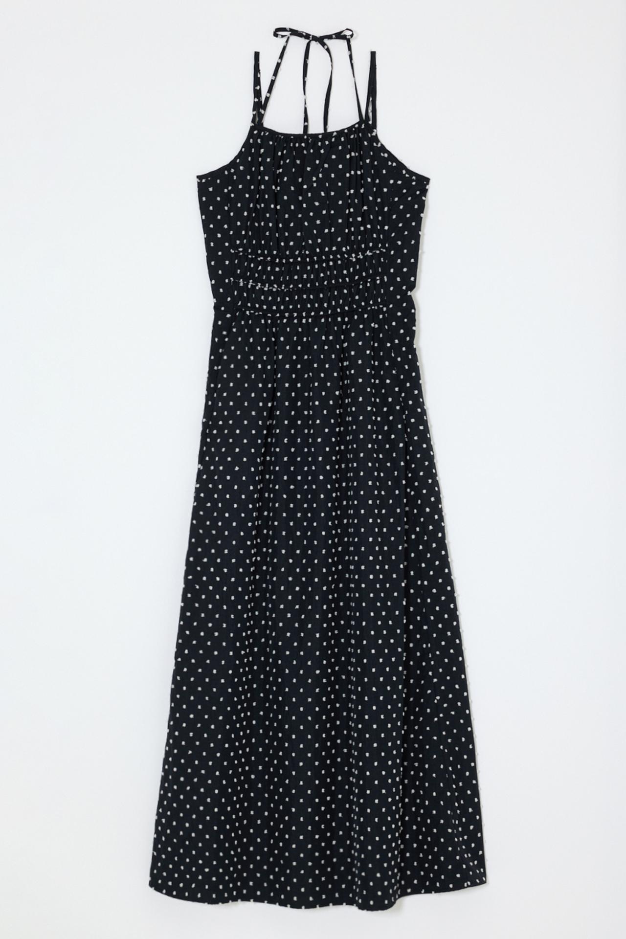 画像: POLKA DOT CAMI ドレス(ブラック)¥13,970(マウジー) 出典:マウジー