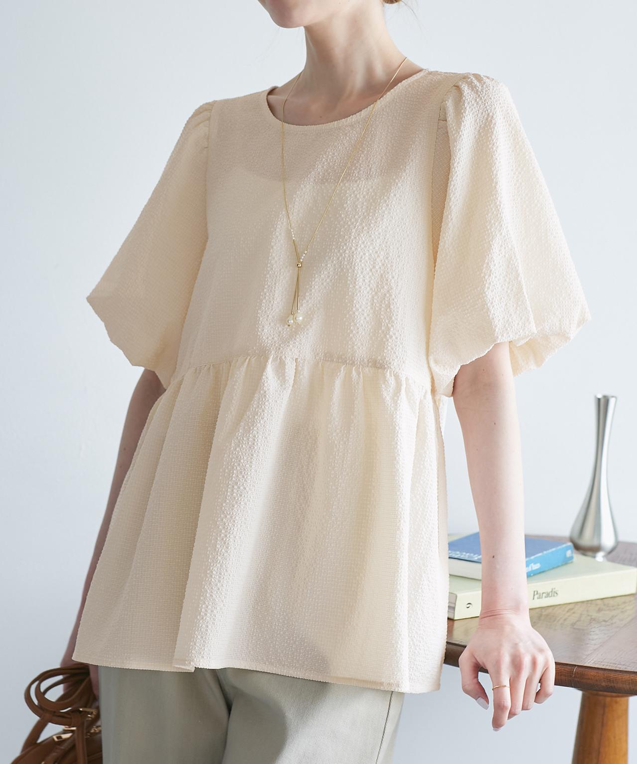 画像: 【ベストヒット】細見えバルーンペプラムブラウス（キナリ）¥4,499  出典：ロペピクニック