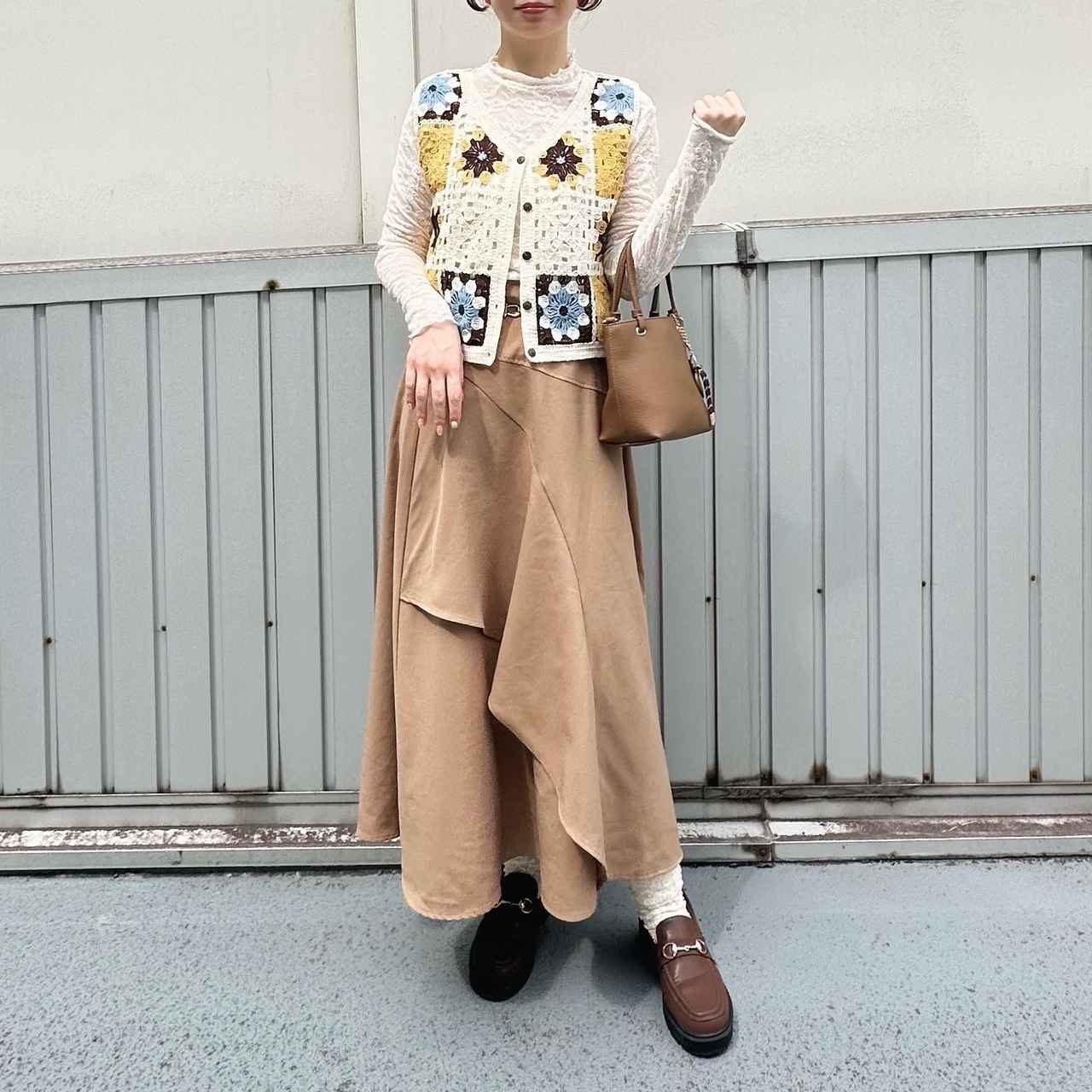 画像: レーストップスで秋コーデにも