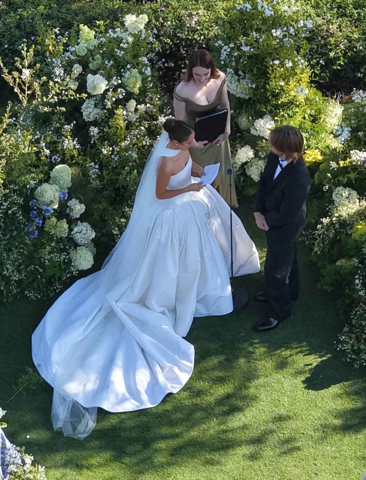 画像: 兄の結婚式で大役を果たす