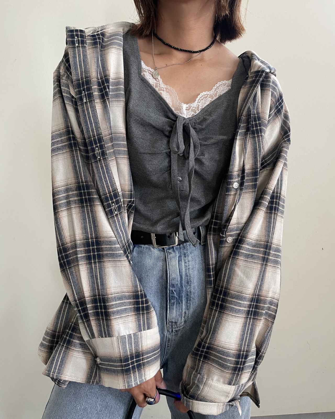 画像: チェックシャツに合わせるのも◎