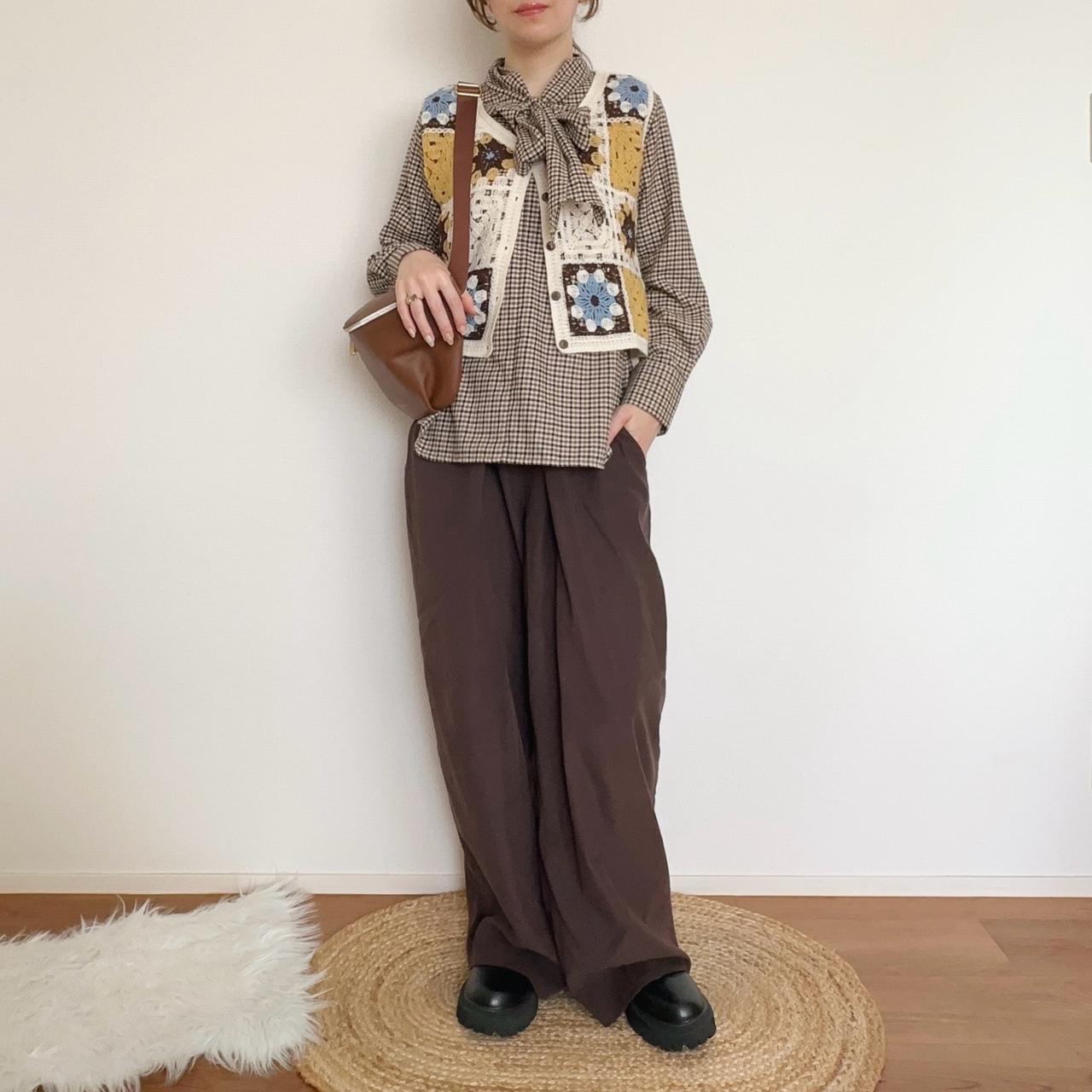画像: パッチベストで秋らしく
