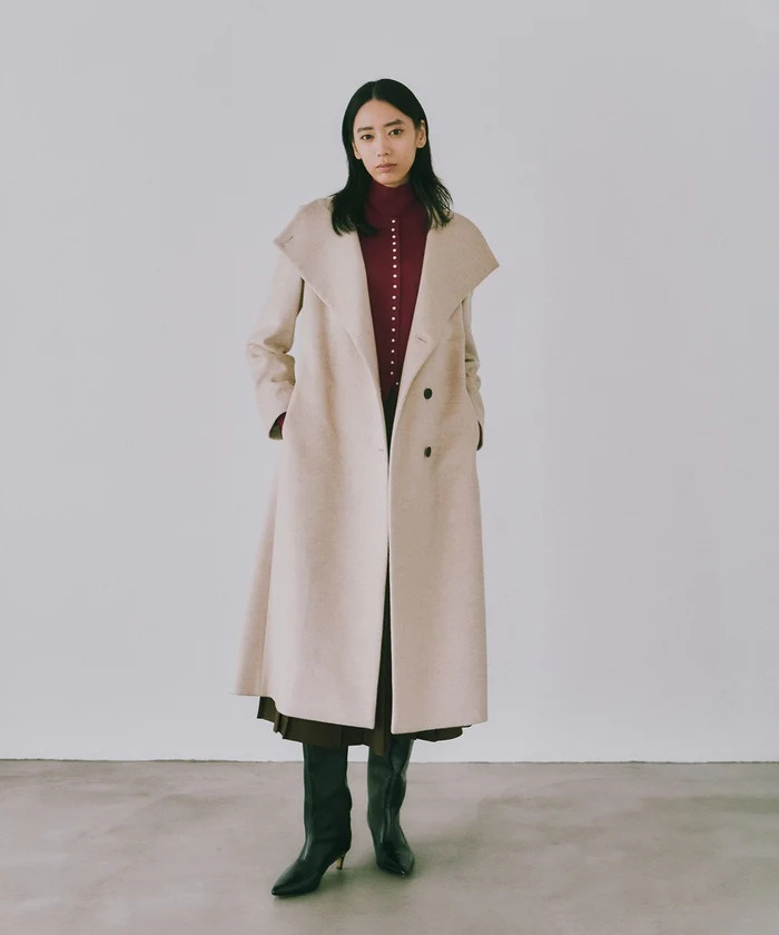 画像: プレミアムカシミヤロングコート(オフホワイト)¥62,700(ロペ) ◾️一部10月下旬発売 ◾️一部限定カラーあり 出典:ロペ