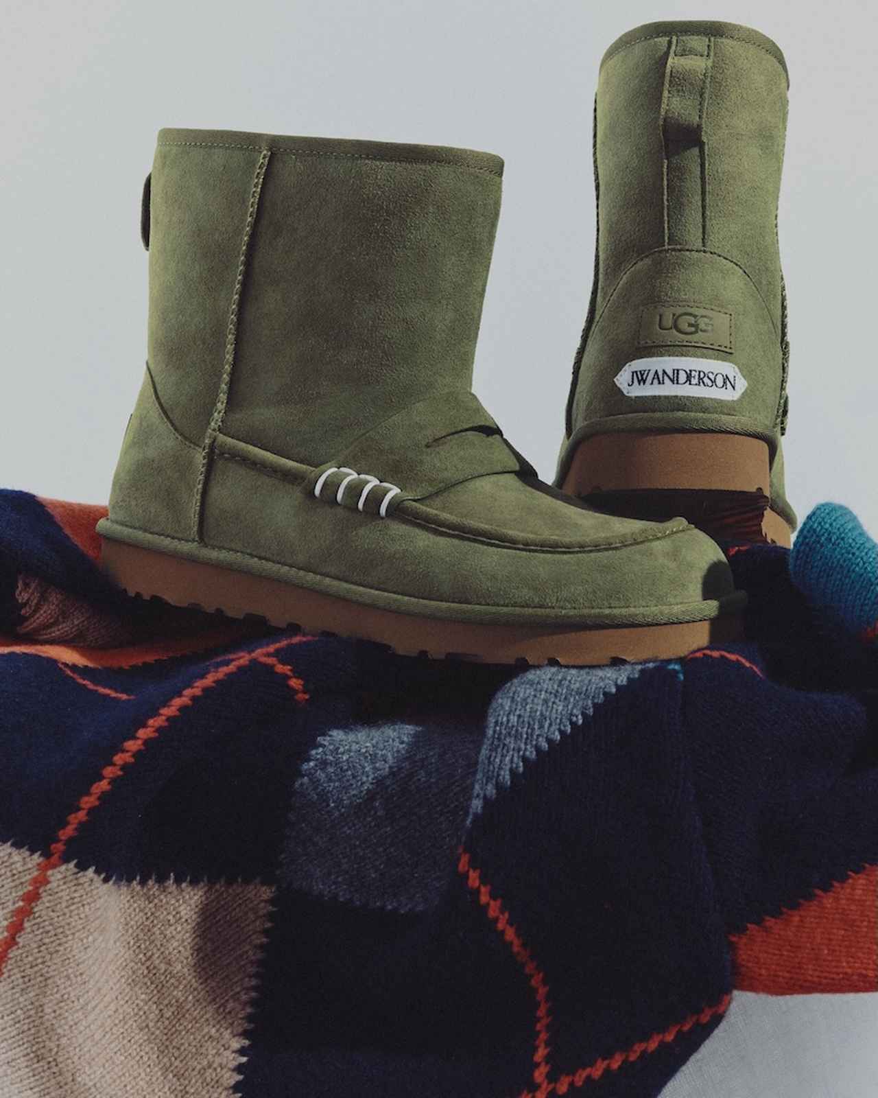 画像: UGG JW アンダーソン ローファーブーツ（カーキ）¥70,400 ◾️サイズ展開：22〜30cm  出典：UGG®