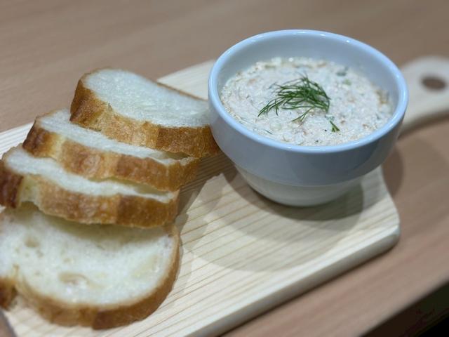 画像2: ながの社長の部下、ケイタさんがスタジオでクッキング！