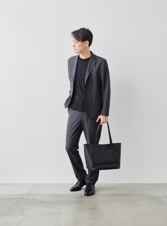 画像: ③どんなシーンも上品に。 艶、ドレープが普段着を格上げ