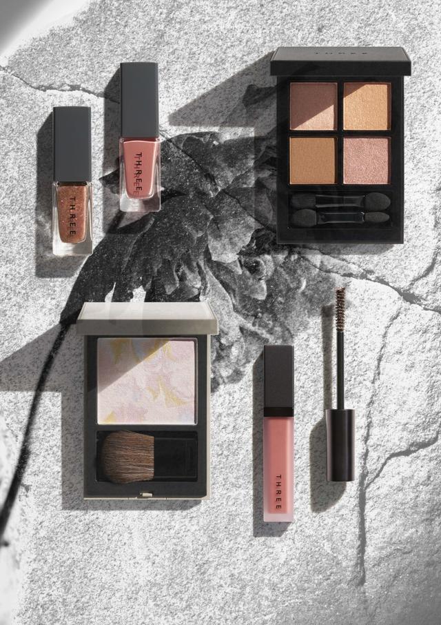 画像2: THREE 「不調和の美学」を色と輝きで表現した2025 Autumn Makeup Collection登場
