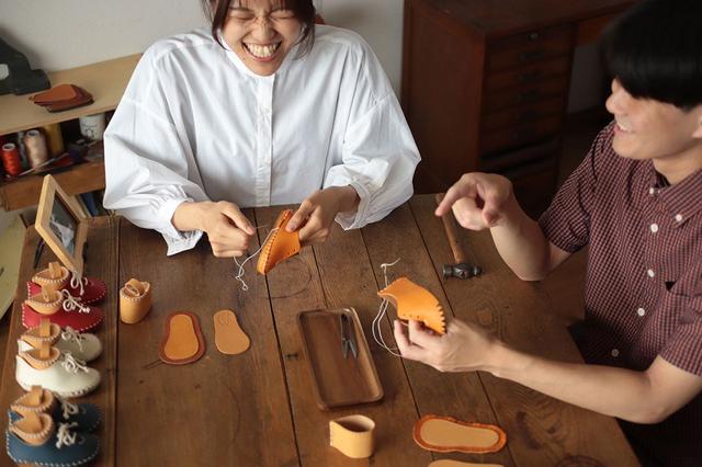 画像2: 家族で作る、革のファーストシューズ手縫いキット