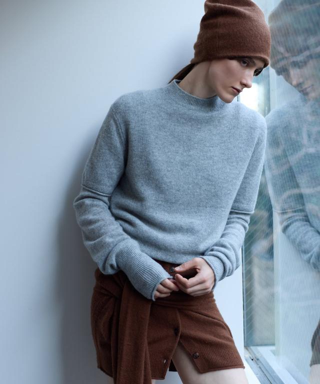 画像: Sheer cashmere short sleeve ¥24,200 / Sheer cashmere crew ¥29,700 /Sheer beanie 25aw ¥15,400 /Sheer cashmere cardigan ¥33,000