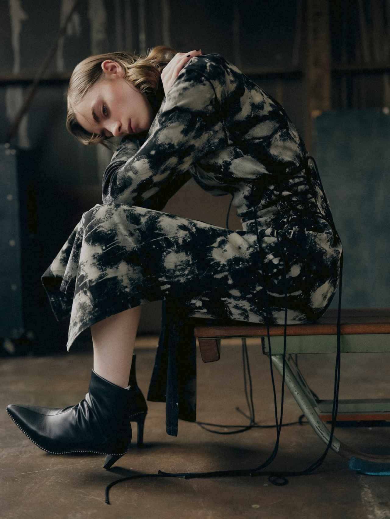 画像: LAYERED SIDE LACE-UP DRESS ¥36,000+tax