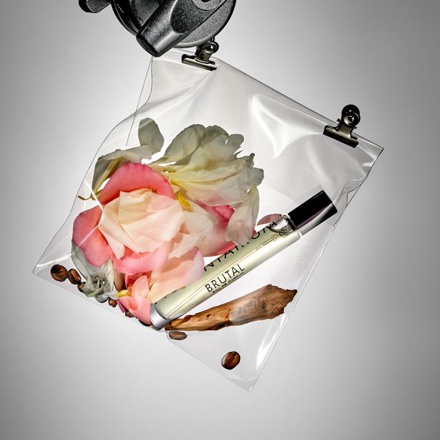 画像: 販売価格 50mL:34,100円( eau de parfum) / 38,500円(parfum) 10mL:10,890円( eau de parfum) / 12,100円(parfum) Discovery Set(全8種×2mL):15,400円 *全て税込