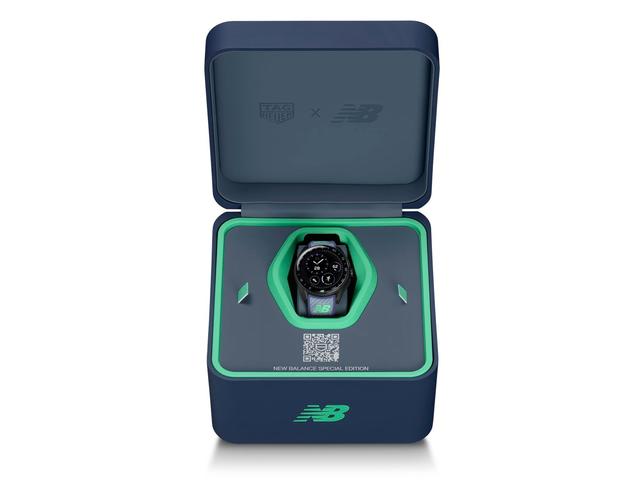 画像11: 接続性も向上、他のデバイスとのペアリングはほぼ瞬時に完了。iOSとも完全な互換性を備えるなど複数のデジタルシステムともシームレスな連携を実現