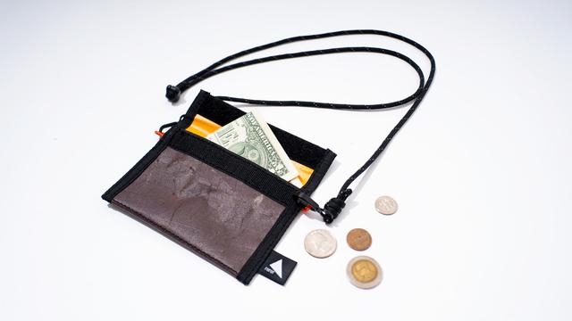 画像2: rererが新たにマテリアルとして選んだストーリー性のある素材、セイルクロス