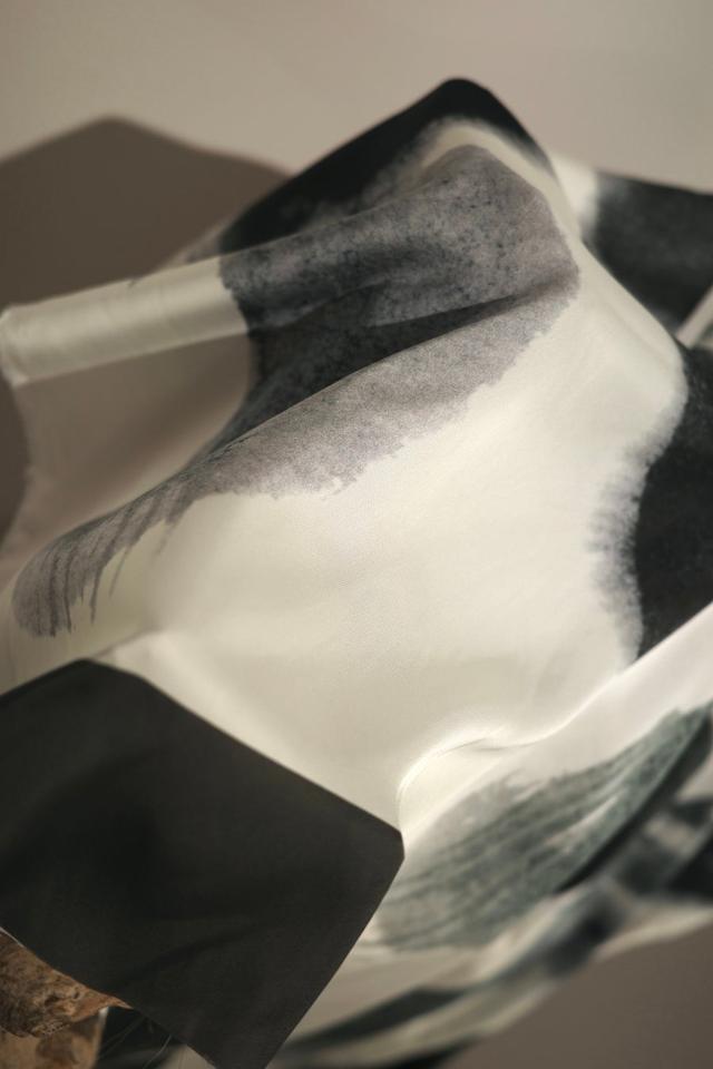 画像: HAJIMARI(scarf)13,200円(税込)