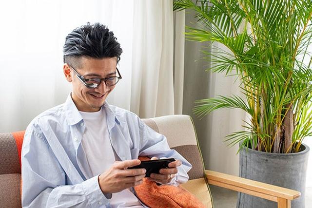 画像: スマートグラスの「重さ」「煩わしさ」からの解放**