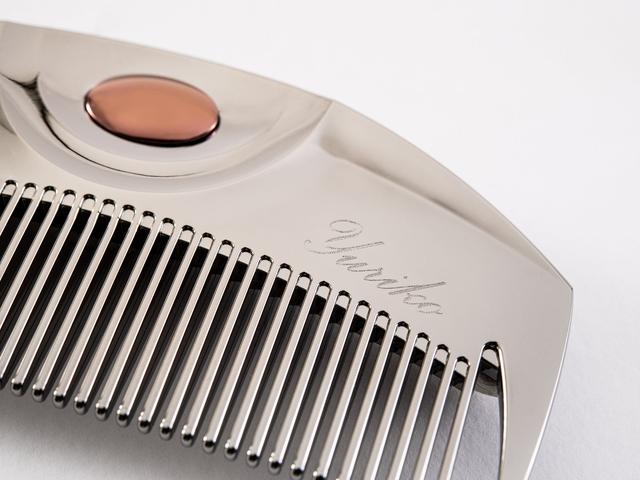 画像: ＜LOVECHROME HAIR & SCALP LAB＞ヘアコームへの「刻印サービス」