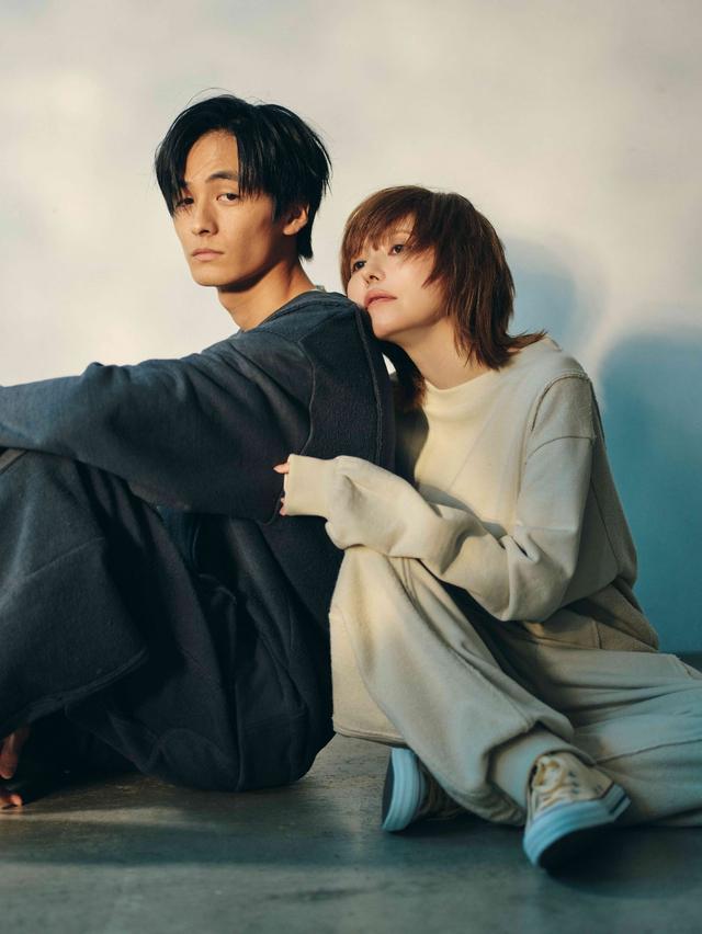 画像: Contrast Panel Cotton Pulover ¥28,000（税抜） / Contrast Panel Cotton Jogger Pants ¥35,000（税抜）