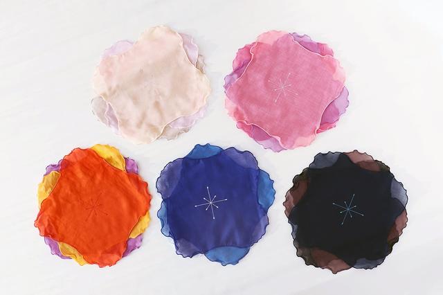 画像3: 立体的なフォルムによる楽しさや新しさに着目。 “なくてもよいもの”こそが、心や生き方を豊かにする。 新作ハンカチーフ「frillia」シリーズがうまれたデザイン背景