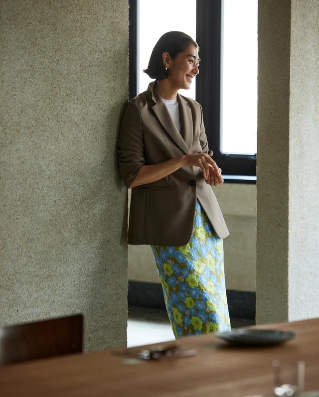 画像: Jacket / ¥33,000 / Ballsey　Skirt / ¥29,700 / Ballsey