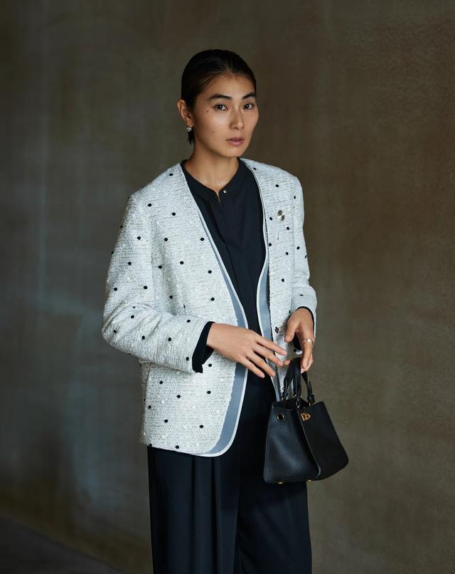 画像: Jacket / ¥49,500 / Ballsey　Blouse / ¥23,100 / Ballsey　Pants / ¥19,800 / Ballsey