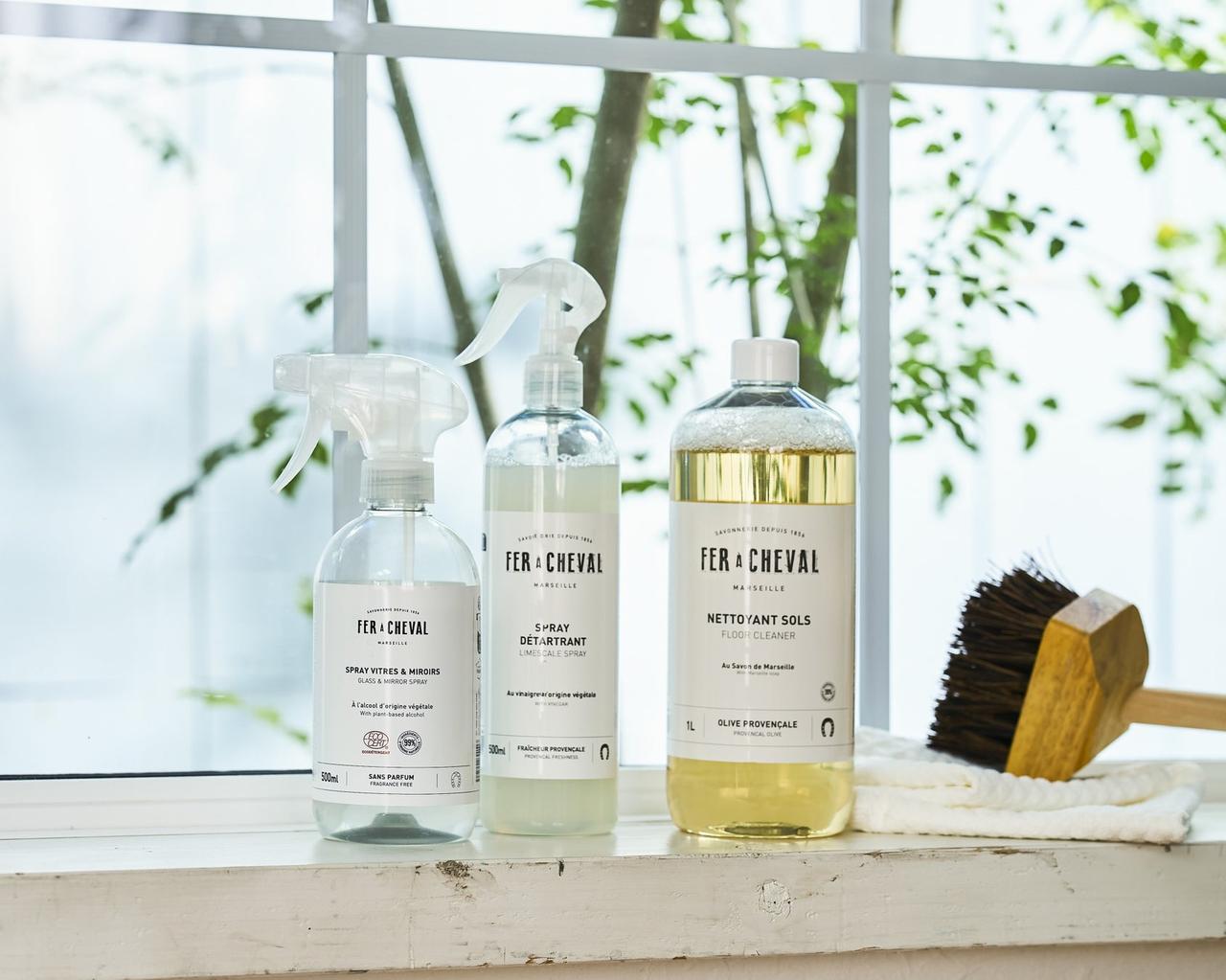 画像: ガラス&ミラー用、蛇口用、床拭き用等のクリーナーも充実