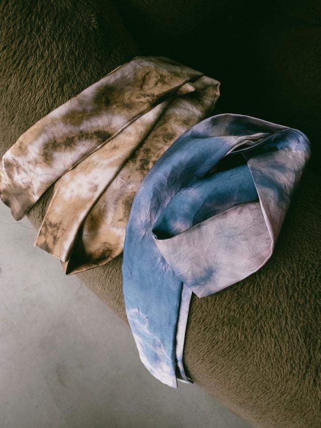 画像: 100% Silk Botanical Dye Scarf