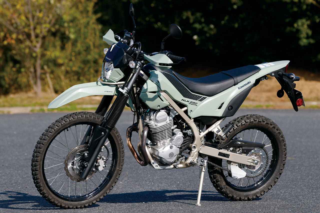 画像: 2007年に生産終了したかつてのスーパーシェルパのコンセプトを現代に再現し、タフに遊べる道具感を強調したスタイリングを採用しています。
