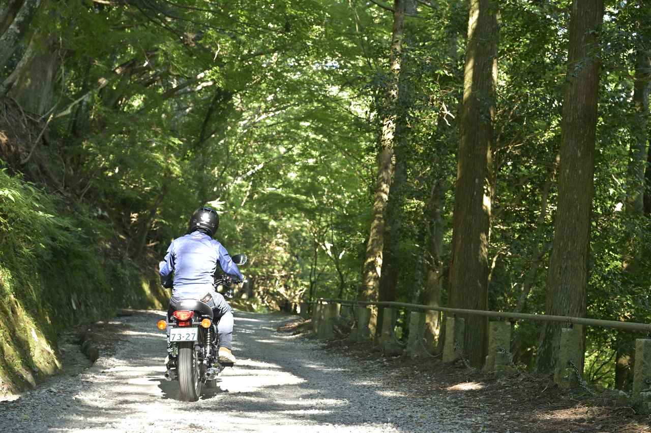 画像1: 未舗装路も走れる