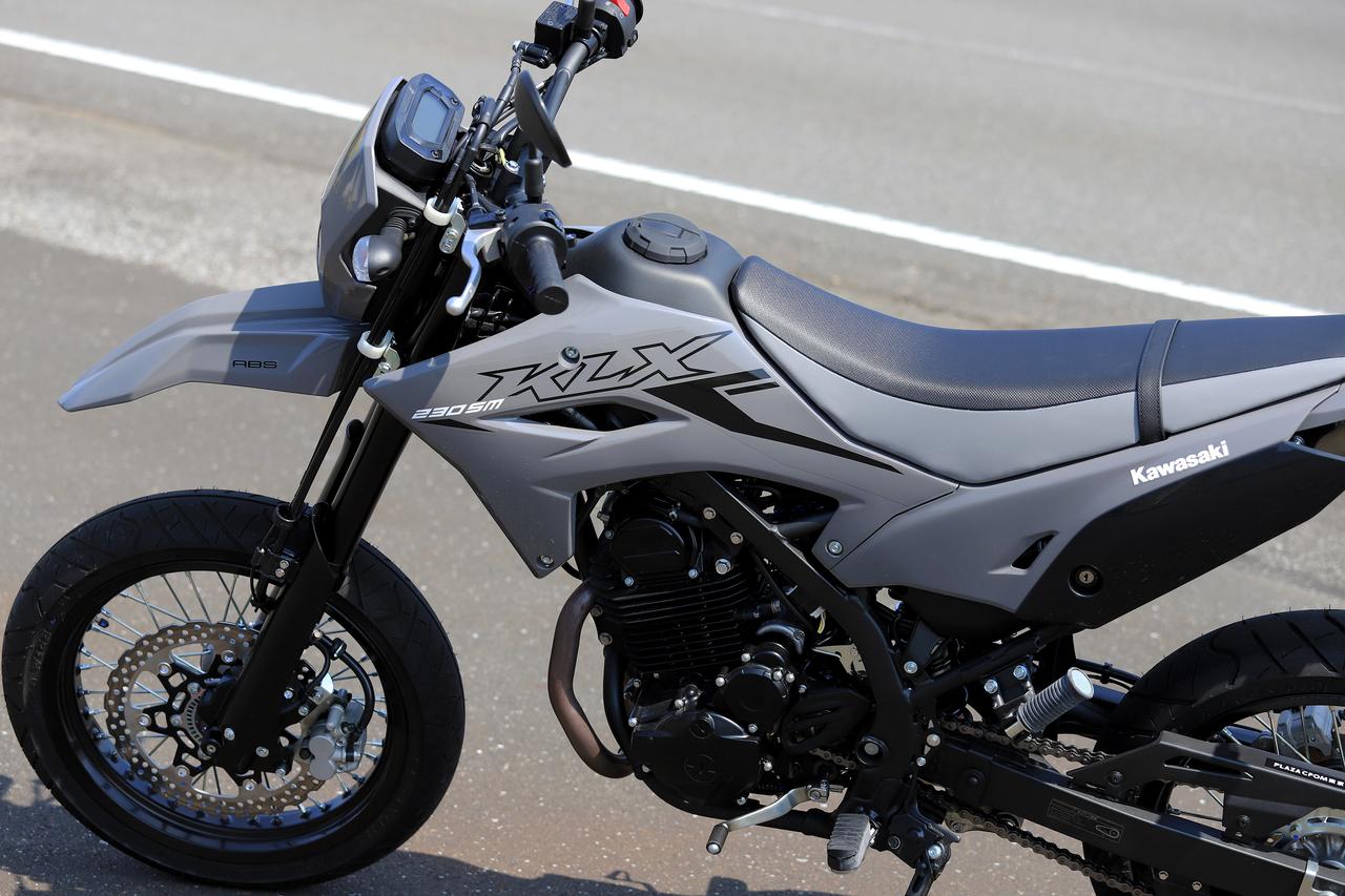 画像2: 高速道路を使った移動もできる