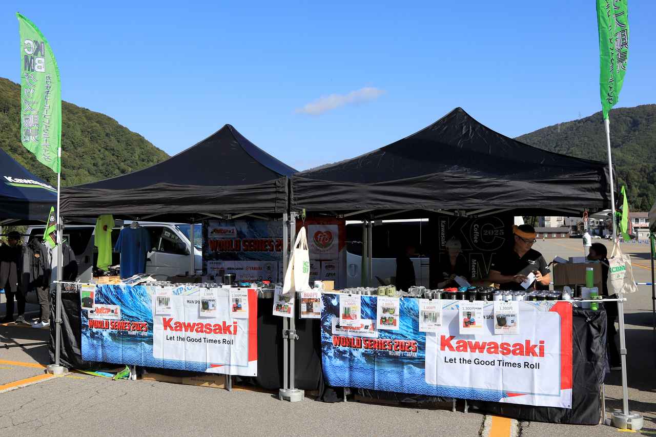 画像1: ▲K.A.G(神戸アートガラス)ブース。記念品としてもお土産としてもぴったりなアイテムがいろいろ販売されていました。新作のエコバッグも発売!