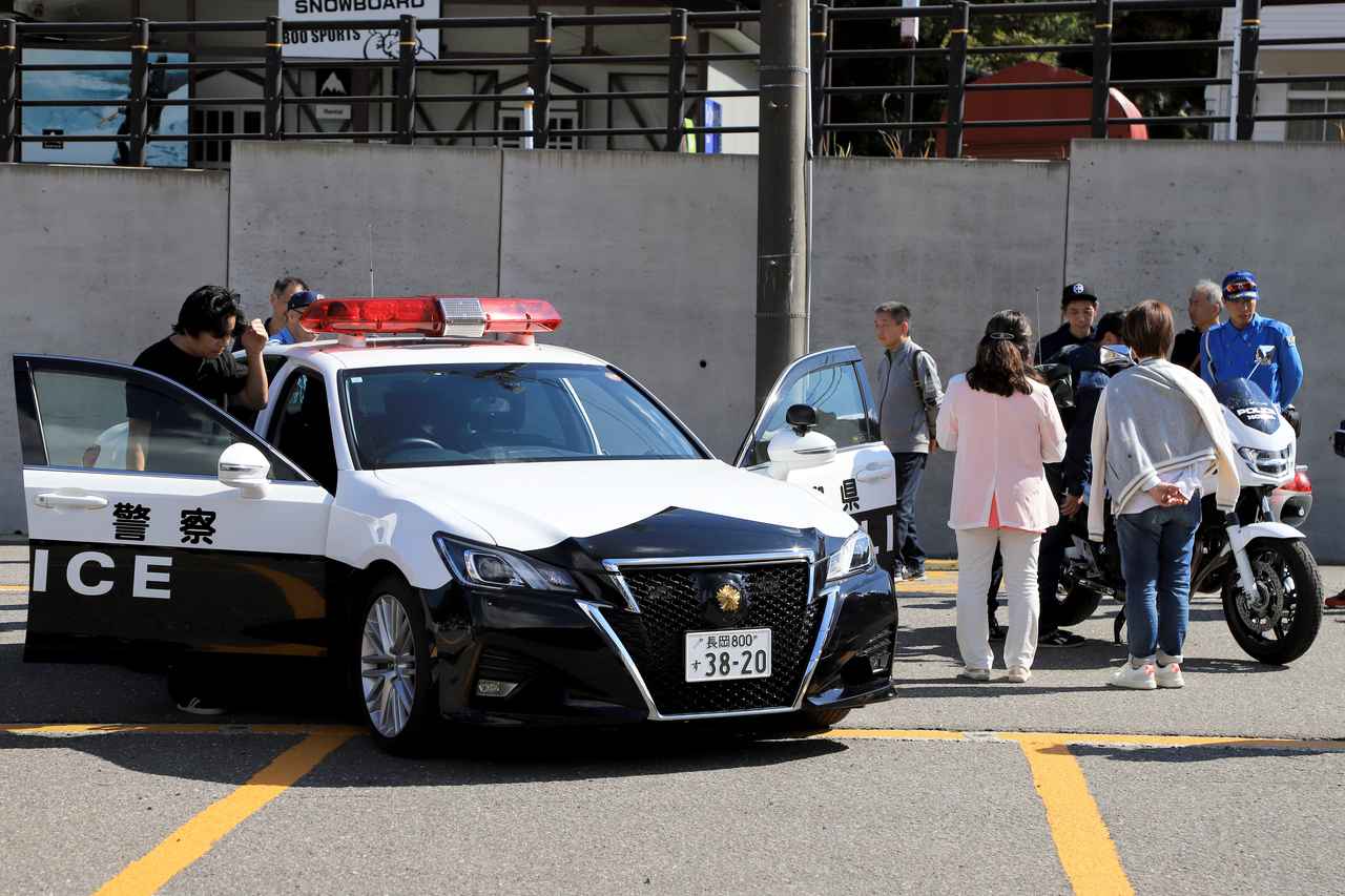 画像: ▲パトカーの運転席に乗ることもできる貴重な機会となりました。