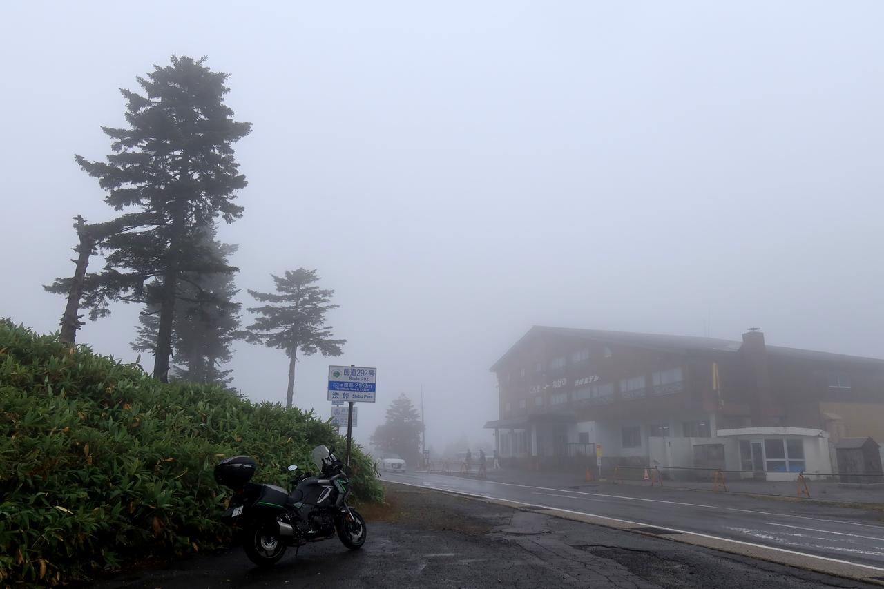 画像3: VERSYS 1100 SEだからこそ見られた景色|悪天候のなか日本国道最高地点へ【ツーリングレポート】