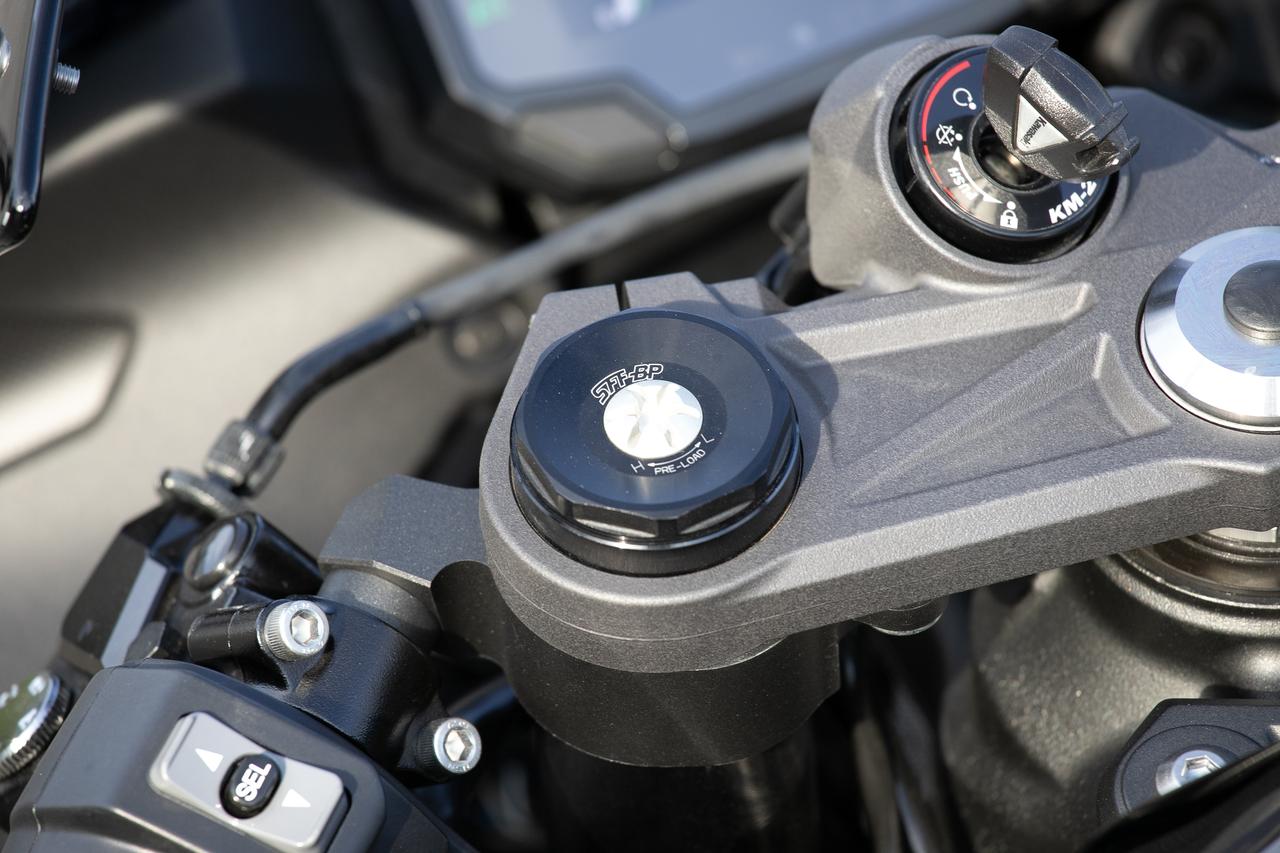 画像2: 「Ninja ZX-6R」の公道でのライディングを楽しくする装備&特長10選! たっぷり走って分かった636ccスーパースポーツの魅力