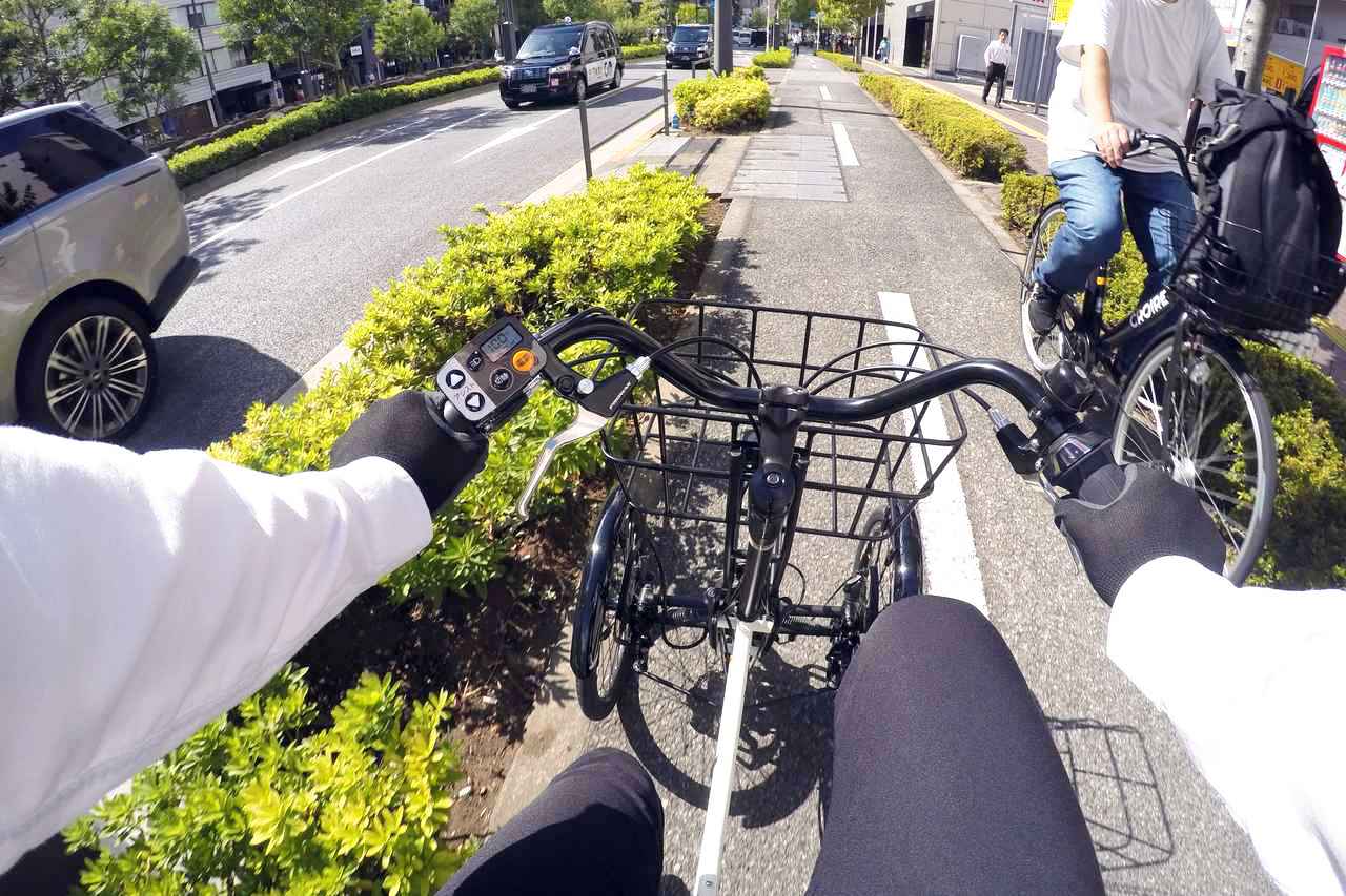 画像: ▲全幅60cm未満なので、自転車同士のすれ違いも余裕で行えます。