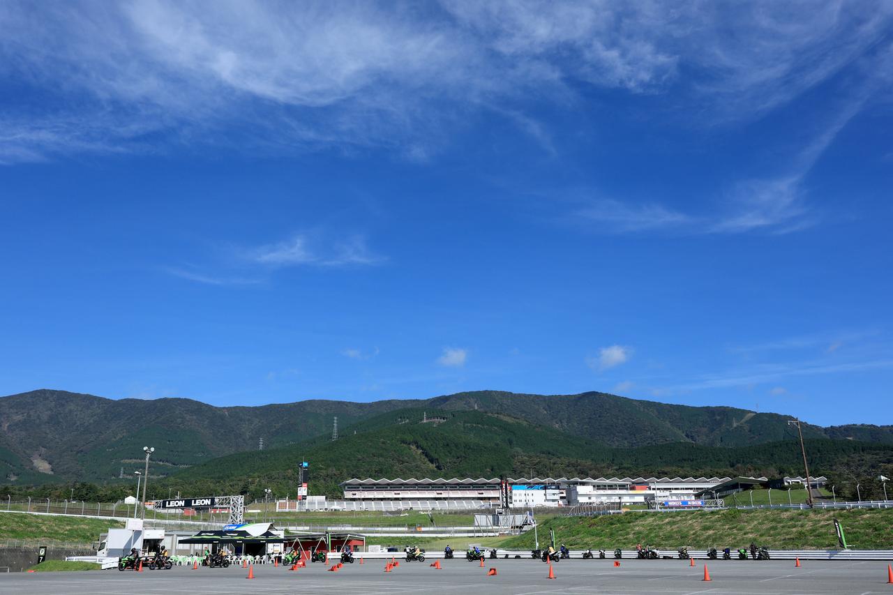 画像3: 「KAZE Let's Ride オンロード」が富士スピードウェイで開催! 初めてのサーキット走行を豪華なインストラクター陣がサポート【イベントレポート】