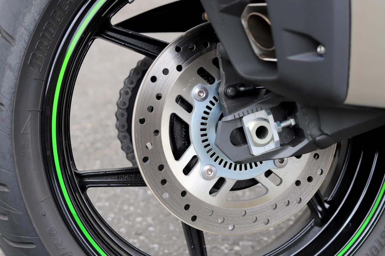 画像2: 天候を選ばない旅の相棒 VERSYS 1100 SE｜ツーリングを快適に楽しくする魅力10選