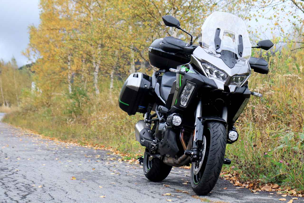 画像: ▲アスファルトであれば、ひび割れだらけでも平気で走れます。舗装林道は大得意!