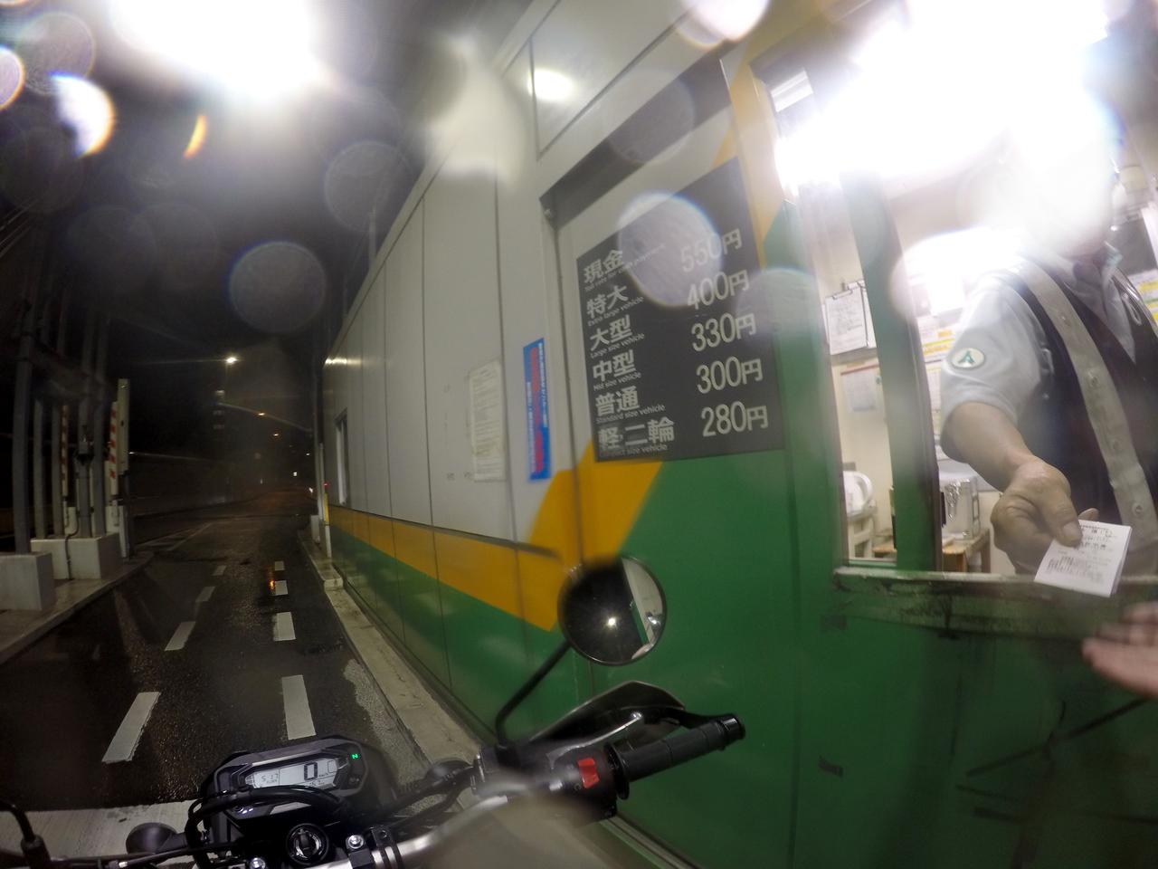 画像: ▲足つきがいいと料金所でも安心。