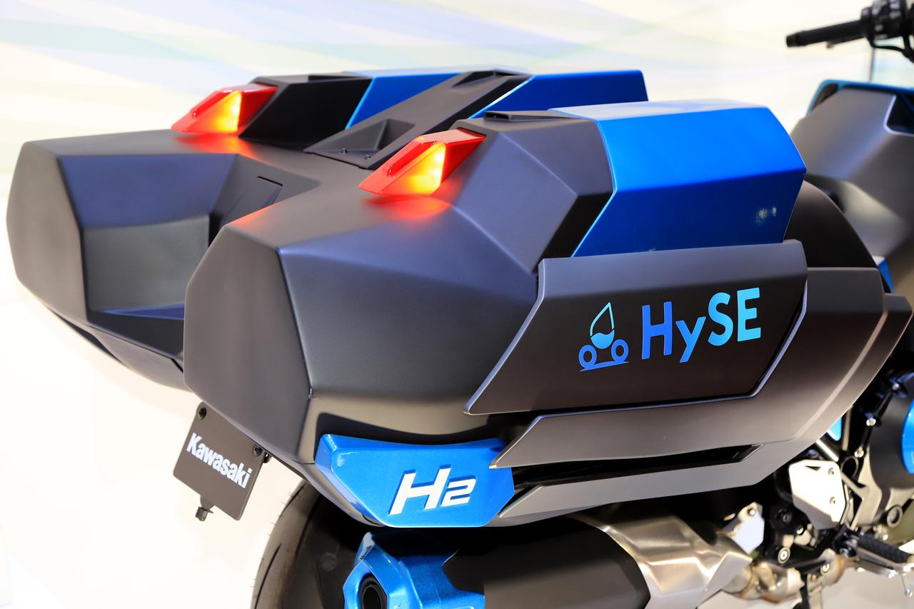 画像3: 水素エンジンモーターサイクル モックアップモデル