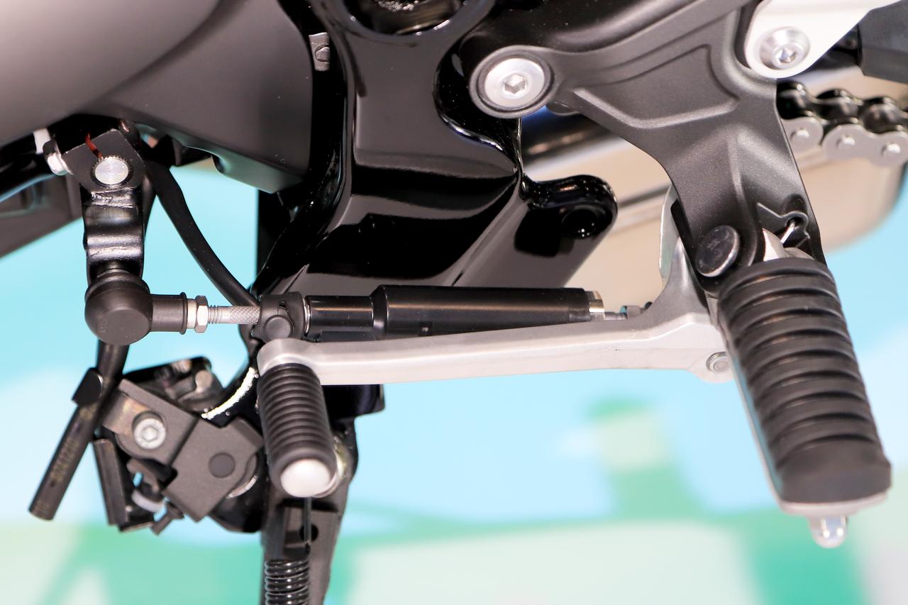 画像8: 新型「Z900RS」シリーズを世界初公開! Japan Mobility Show 2025のカワサキブースは見どころ満載|若月佑美さんはいち早く初公開モデルにタッチ