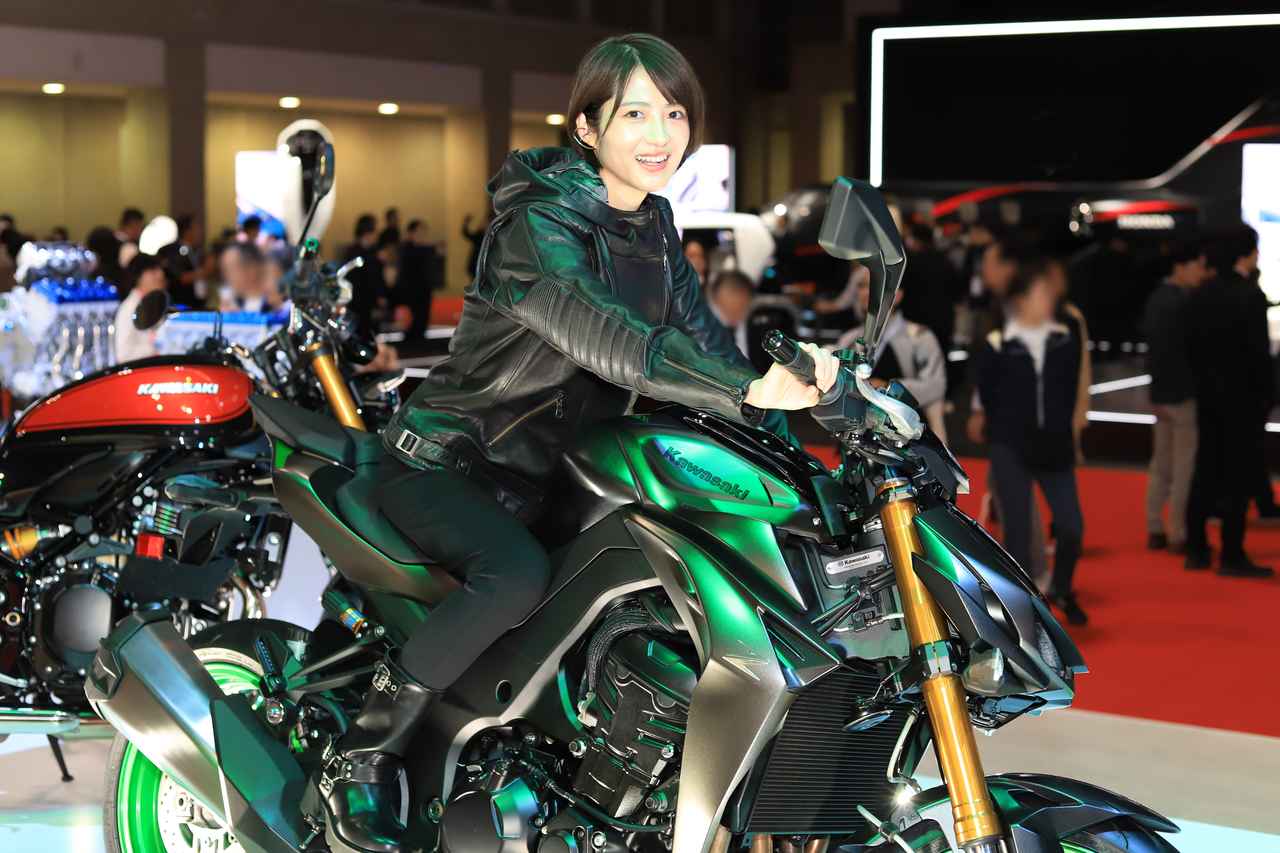 画像41: 新型「Z900RS」シリーズを世界初公開! Japan Mobility Show 2025のカワサキブースは見どころ満載|若月佑美さんはいち早く初公開モデルにタッチ