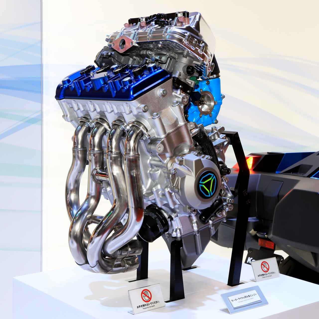 画像: モーターサイクル用水素エンジン モックアップモデル