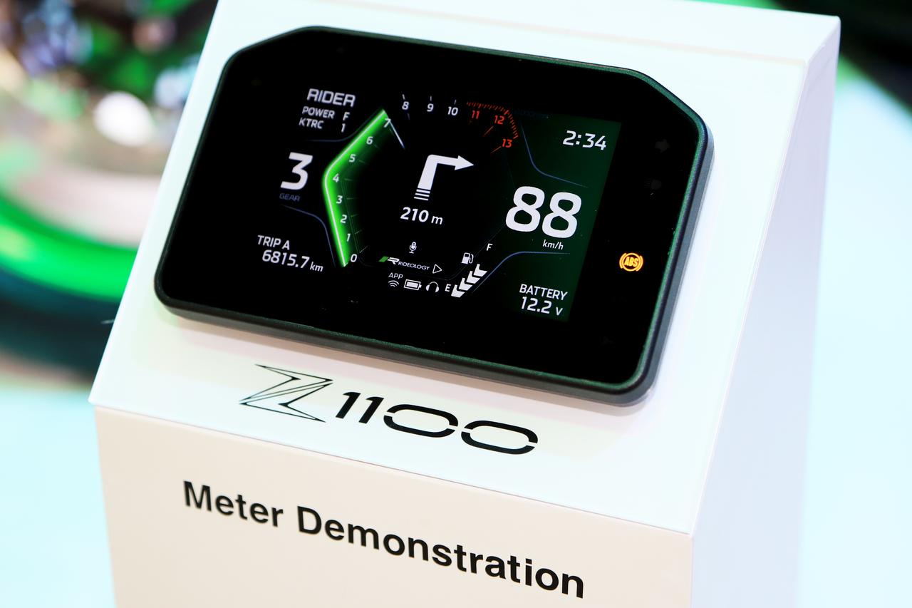 画像23: 新型「Z900RS」シリーズを世界初公開! Japan Mobility Show 2025のカワサキブースは見どころ満載|若月佑美さんはいち早く初公開モデルにタッチ