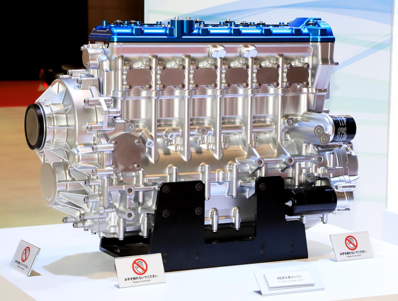画像: 6気筒水素エンジン モックアップモデル